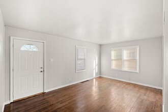 8314 Gordon Dr in Highland, IN - Foto de edificio - Building Photo