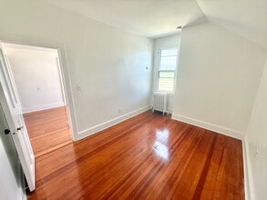 228 Saratoga St in Cohoes, NY - Foto de edificio - Building Photo