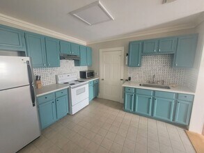 1006 Sealy Ave in Galveston, TX - Building Photo - Building Photo