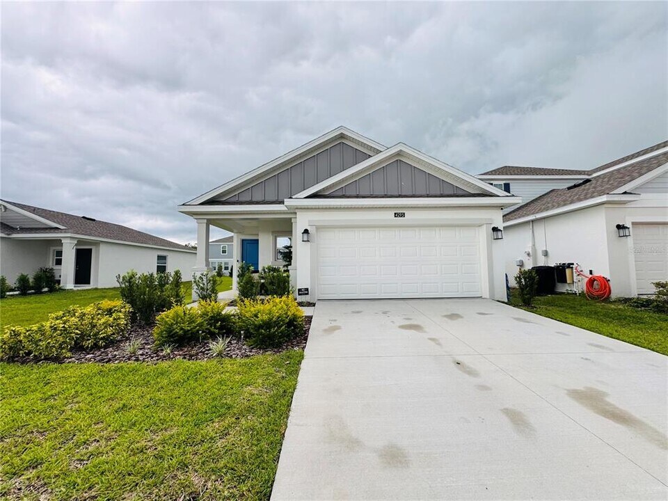 4295 Twisted Twig Bnd in Kissimmee, FL - Building Photo