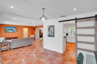 60 SE 10th St, Unit 1 - 6