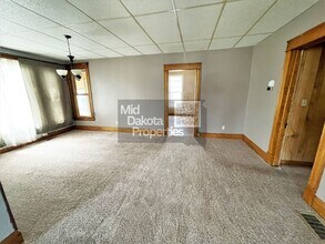 517 N Duff St in Mitchell, SD - Building Photo - Building Photo