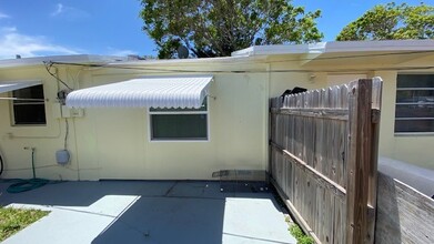 705 W Mango St in Lantana, FL - Building Photo - Building Photo