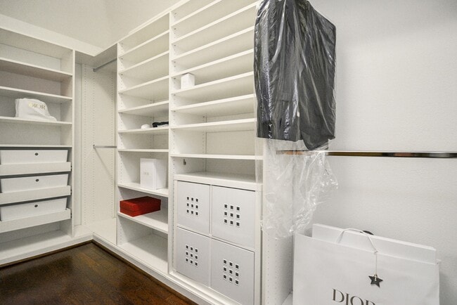 property at 12906 Kingsbridge Ln