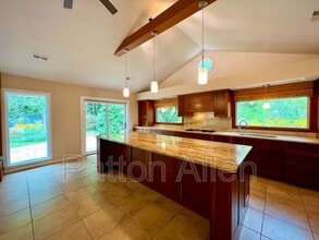 101 Firwood Ct in Asheville, NC - Building Photo - Building Photo