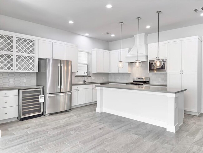 property at 1602 Westside Gardens Ln