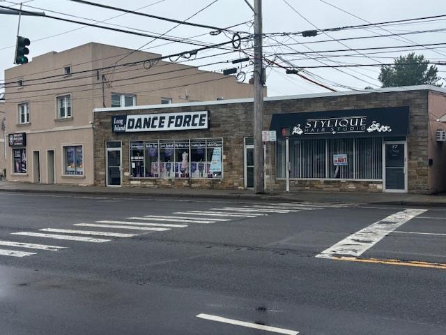 305 Waldo St in Copiague, NY - Building Photo