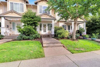 15411 SW Mallard Dr in Beaverton, OR - Foto de edificio - Building Photo