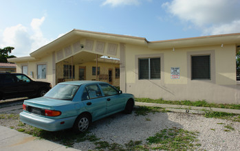 1260 NE 139th St in North Miami, FL - Building Photo - Building Photo