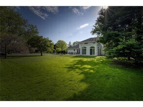 5721 Londonderry Rd in Edina, MN - Building Photo - Building Photo