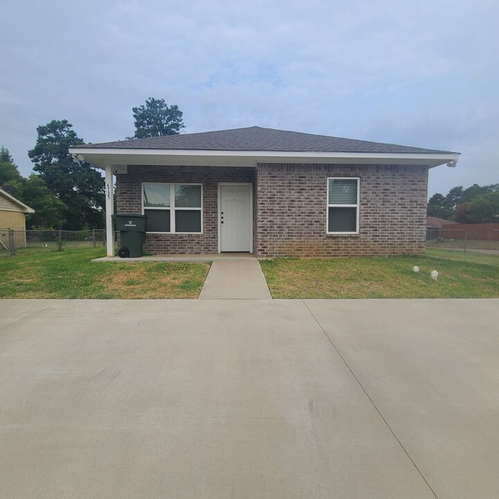 4725 Emerald Dr in Nacogdoches, TX - Building Photo