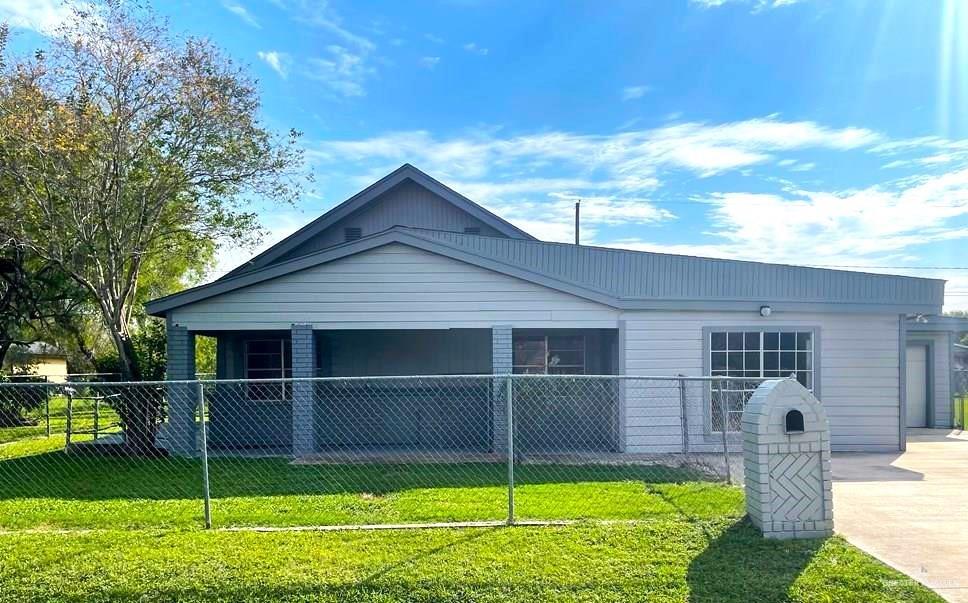 10 Jesus R Cruz in Santa Rosa, TX - Building Photo