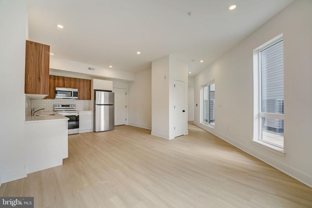 4324 Lancaster Ave in Philadelphia, PA - Building Photo