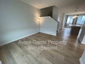 5277 Edgemont Blvd NW in Edmonton, AB - Building Photo - Building Photo