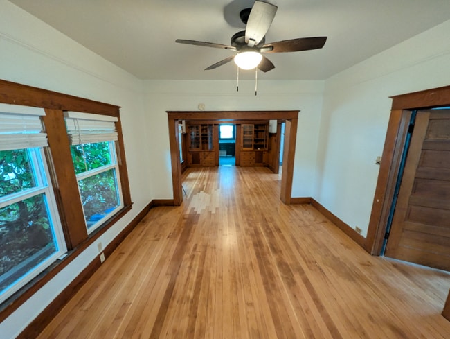 208 W Sacramento Ave