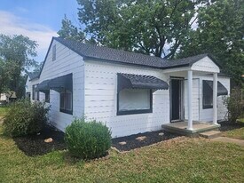 4703 E Latimer Pl in Tulsa, OK - Building Photo