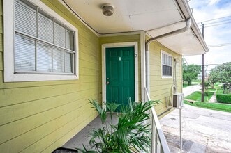 1711 Fourcade St in Houston, TX - Building Photo - Building Photo