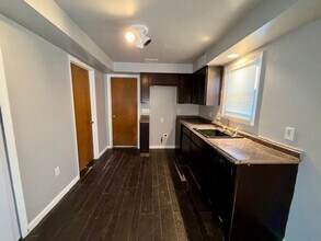 28399 Felician St in Roseville, MI - Building Photo - Building Photo