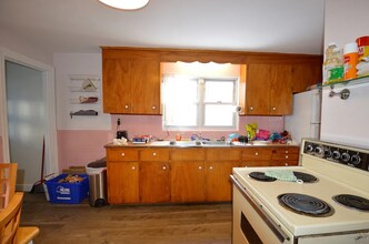 16 Caltha Rd, Unit 16 in Boston, MA - Foto de edificio - Building Photo