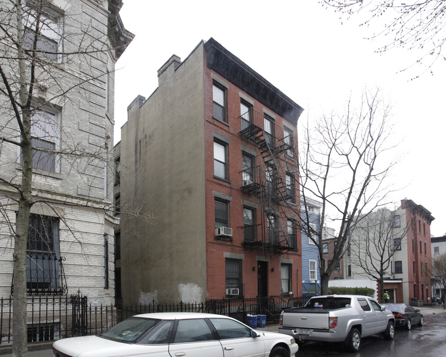 58 Middagh St in Brooklyn, NY - Building Photo