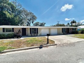 621 21st St W in Bradenton, FL - Building Photo