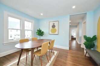 29 Roosevelt St in Manchester, CT - Building Photo - Building Photo