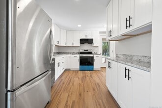 21 Crestwood Ave in Watertown, CT - Building Photo - Building Photo