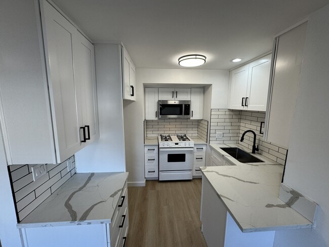 property at 1045 S Alma St