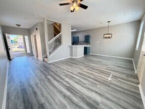 6427 Waldron Dr in Houston, TX - Building Photo - Building Photo