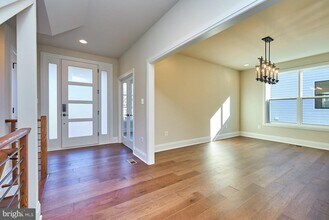 6845 Churchill Rd in McLean, VA - Building Photo - Building Photo