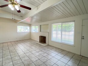 2708 Occidental St in Bakersfield, CA - Building Photo - Building Photo