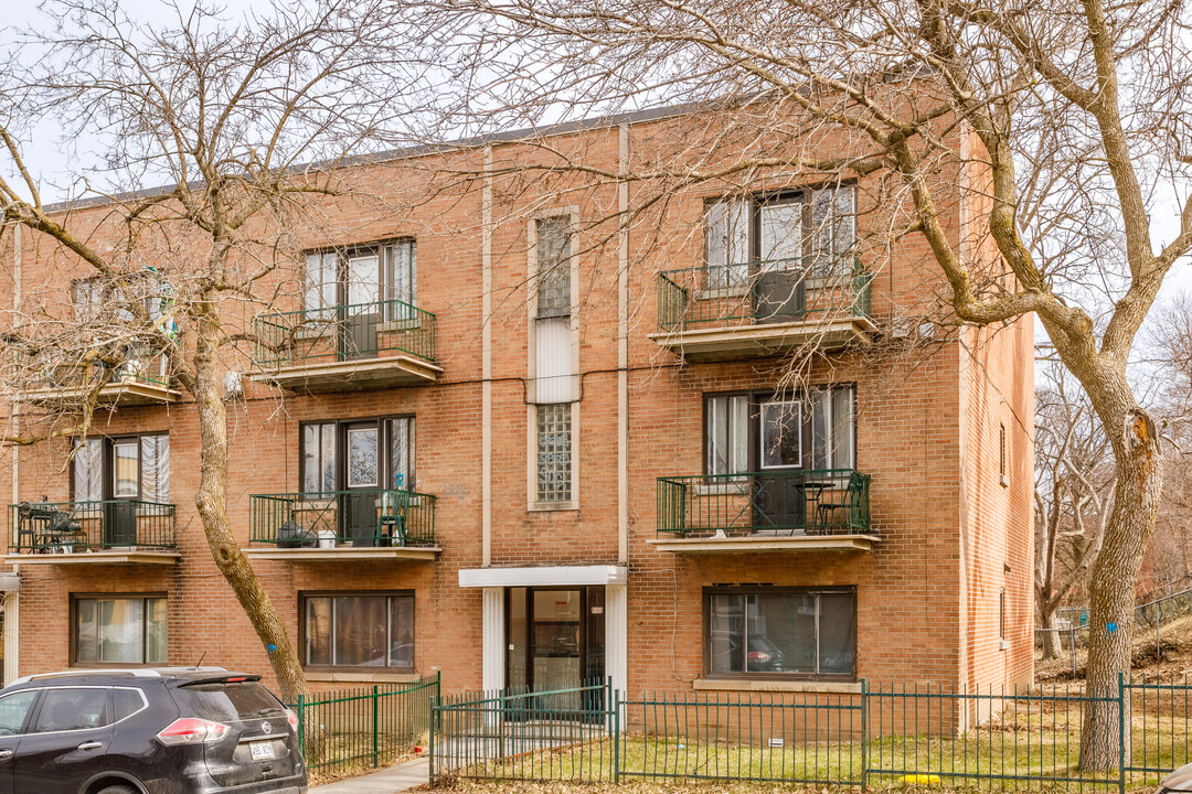 6489 Lavoie St in Montréal, QC - Building Photo