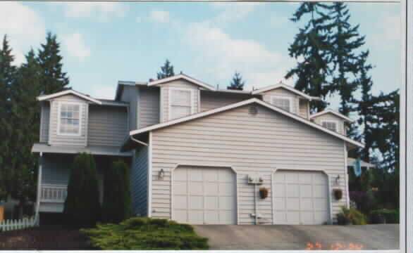 2425 198th Pl SW in Lynnwood, WA - Building Photo