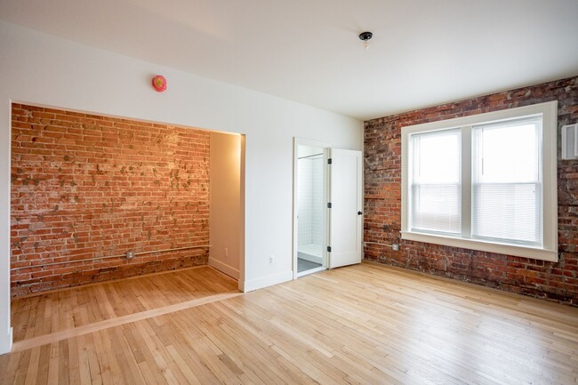 The Charlotte Apartments in Detroit, MI - Building Photo - Building Photo