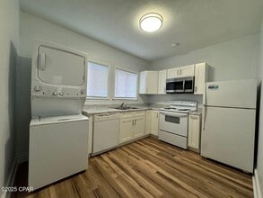 422 Magnolia Ave in Panama City, FL - Building Photo - Building Photo