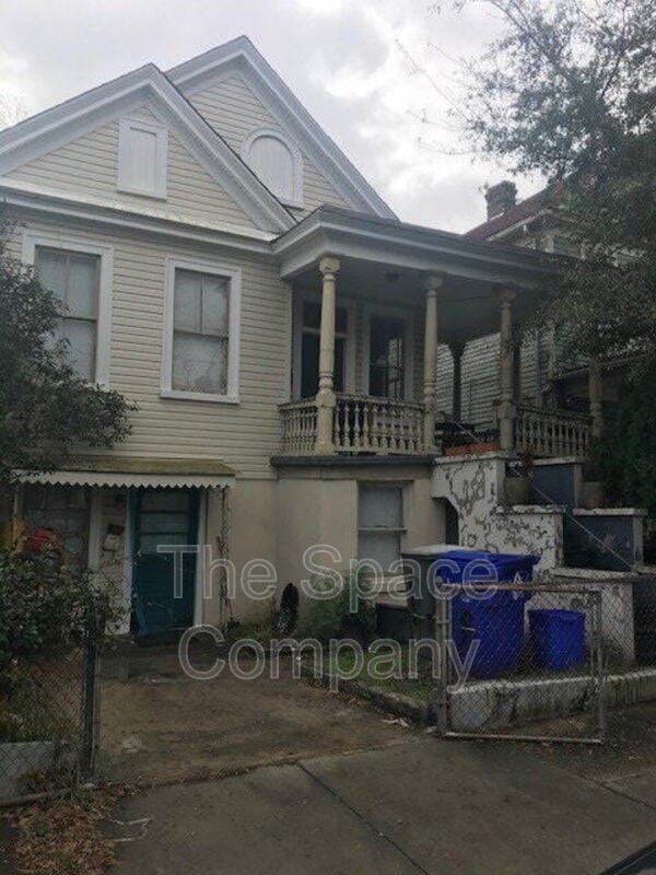 property at 21 Carolina St
