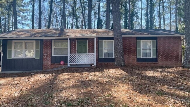 property at 185 Oak Dr SE