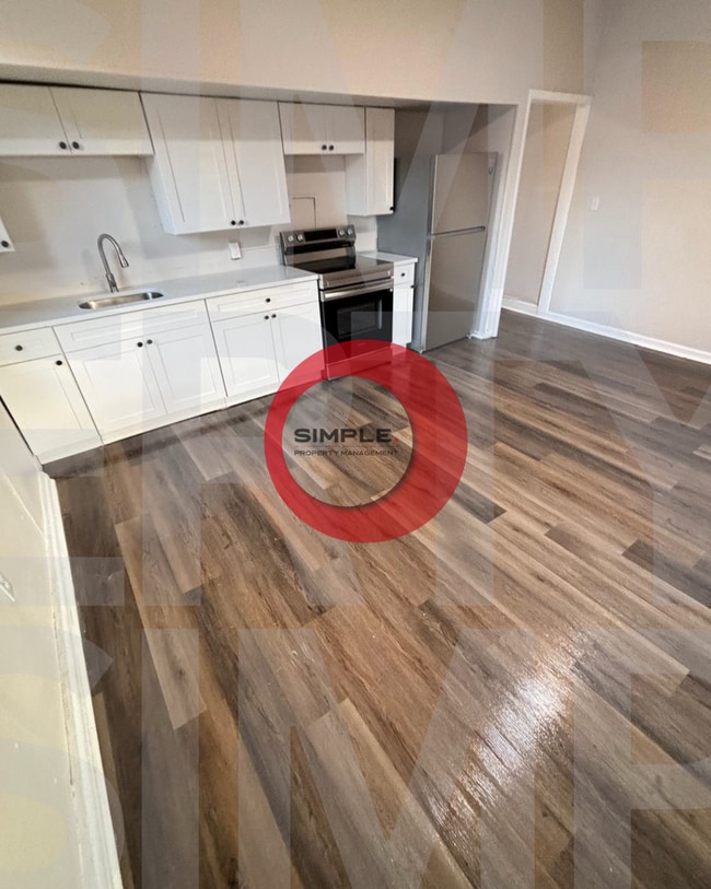 property at 230 N 4th St