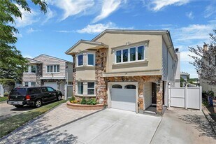 24 Purdue Ct in Staten Island, NY - Building Photo