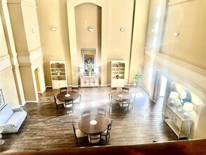 2815 Kings Crossing Dr in Houston, TX - Building Photo - Building Photo