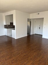 4441 Woodman Ave, Unit 205 in Los Angeles, CA - Building Photo - Building Photo