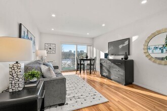 231 Coolidge Ave in Watertown, MA - Building Photo - Building Photo