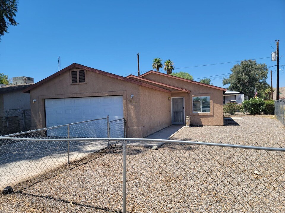 1957 Colorado Blvd in Bullhead City, AZ - Building Photo