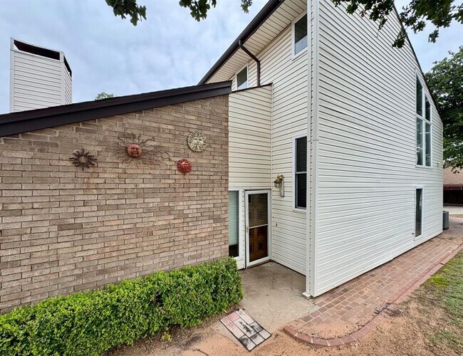 415 Timberwind Rd in Edmond, OK - Building Photo - Building Photo