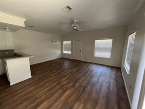 1619 Townhome Ln in Missouri City, TX - Foto de edificio - Building Photo