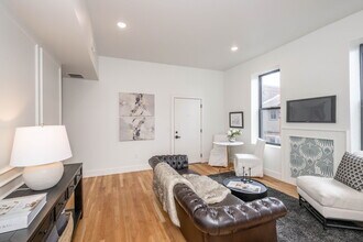 1706 Lang St, Unit 1 in Cincinnati, OH - Building Photo - Building Photo