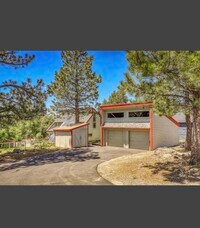 10390 Manchester Dr in Truckee, CA - Building Photo - Building Photo