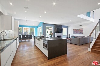 4312 Mentone Ave in Culver City, CA - Building Photo - Building Photo