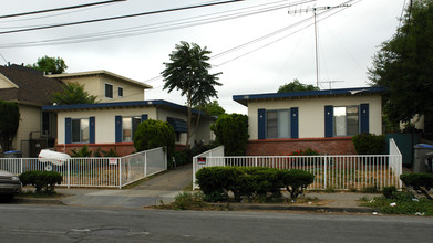 869-875 Almaden Avenue in San Jose, CA - Foto de edificio - Building Photo