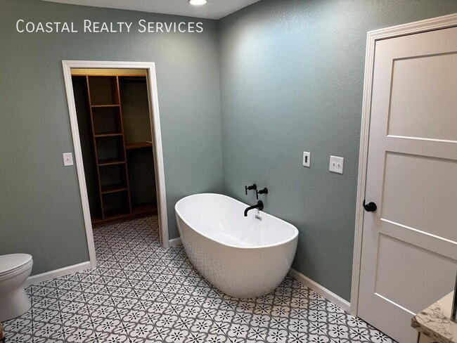 32 Bay Dr NE in Fort Walton Beach, FL - Building Photo - Building Photo